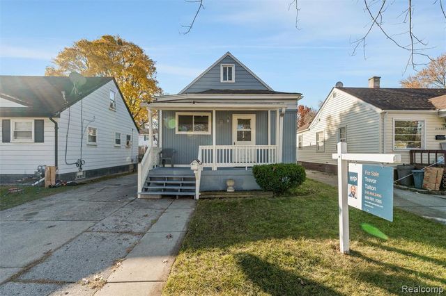 20462 Hollywood Street, Harper Woods, MI 48225