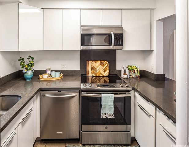 355 Aoloa Street N-102, Kailua, HI 96734