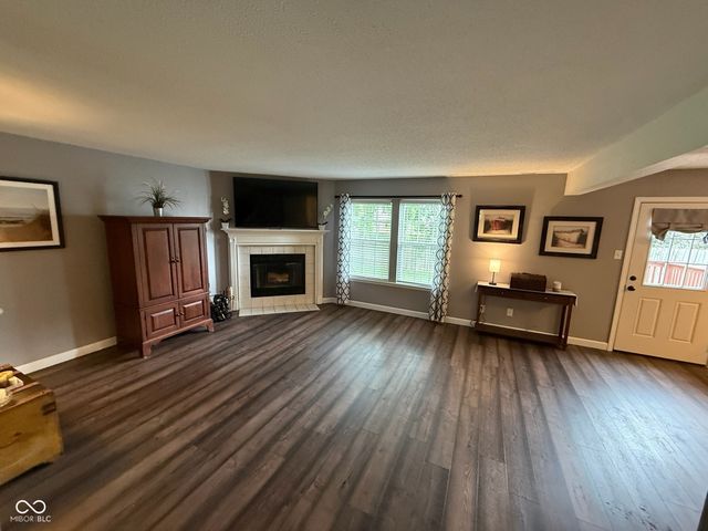 10022 Sapphire Berry Lane, Fishers, IN 46038