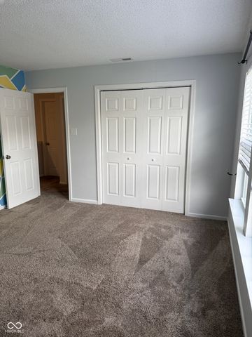 10022 Sapphire Berry Lane, Fishers, IN 46038