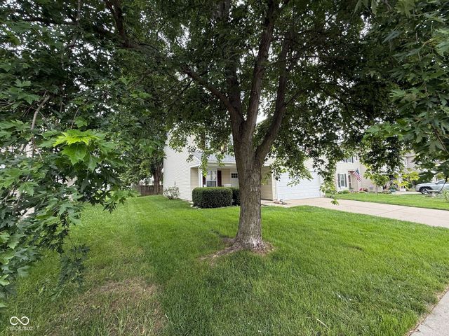 10022 Sapphire Berry Lane, Fishers, IN 46038