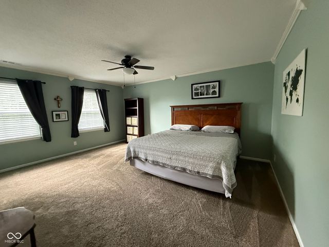 10022 Sapphire Berry Lane, Fishers, IN 46038