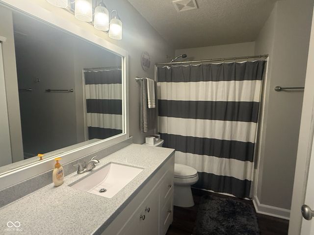 10022 Sapphire Berry Lane, Fishers, IN 46038