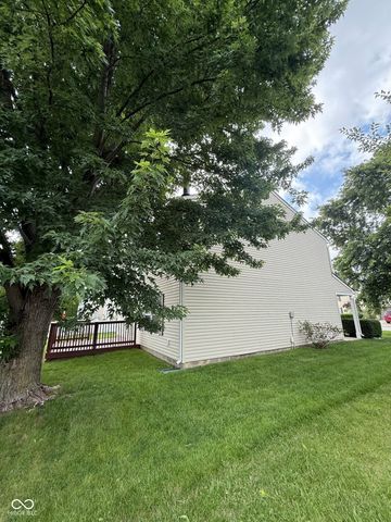10022 Sapphire Berry Lane, Fishers, IN 46038
