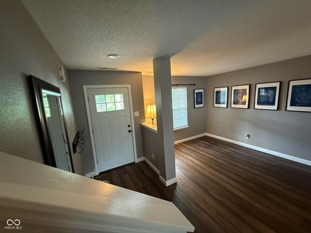 10022 Sapphire Berry Lane, Fishers, IN 46038