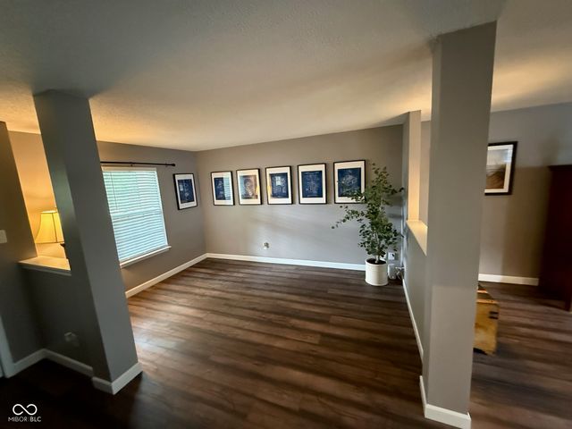 10022 Sapphire Berry Lane, Fishers, IN 46038
