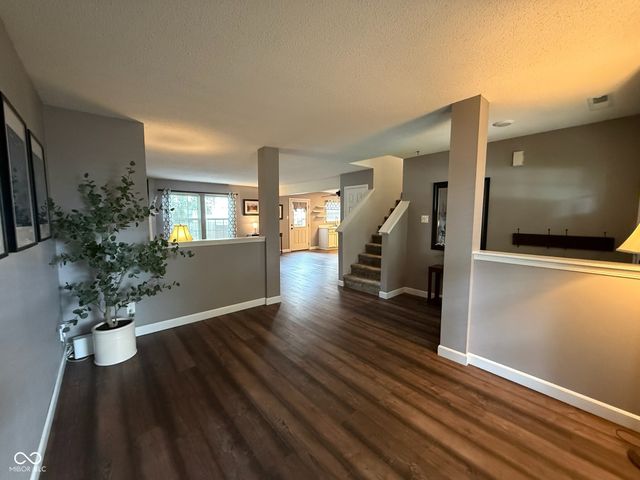 10022 Sapphire Berry Lane, Fishers, IN 46038