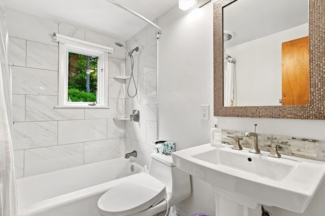 8 Patterson Rd 8, Lexington, MA 02421