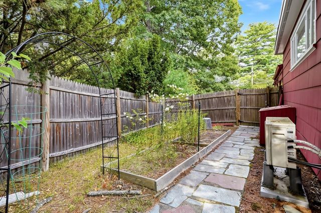 8 Patterson Rd 8, Lexington, MA 02421