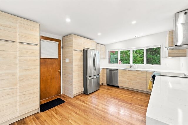 8 Patterson Rd 8, Lexington, MA 02421