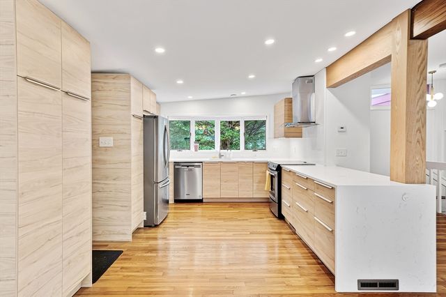 8 Patterson Rd 8, Lexington, MA 02421