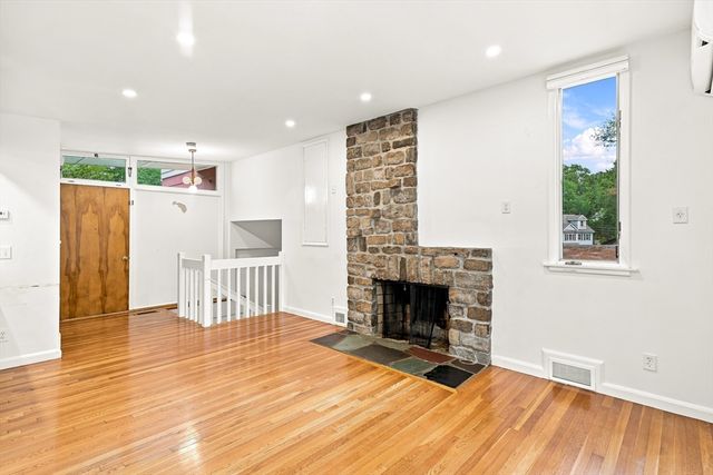 8 Patterson Rd 8, Lexington, MA 02421