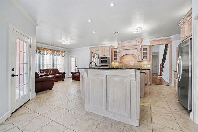 4551 Highland Lake Drive, Norman, OK 73026