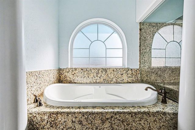 4551 Highland Lake Drive, Norman, OK 73026