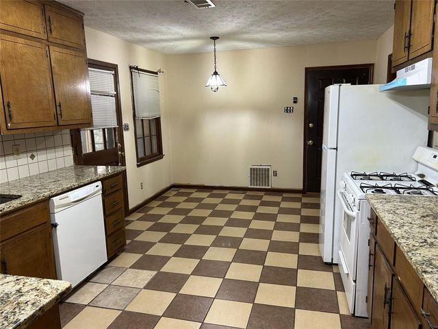 1530 OLEANDER SW Lane, Lilburn, GA 30047