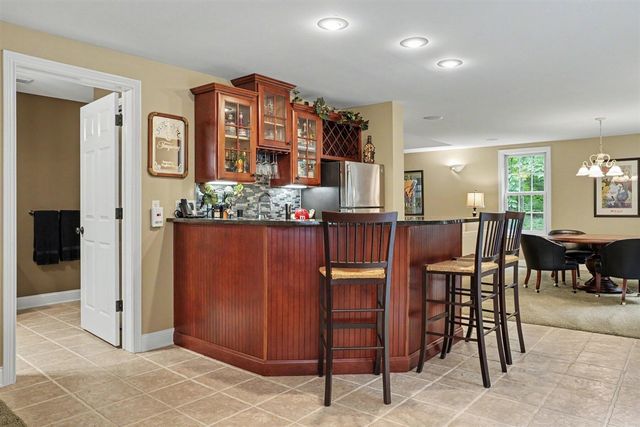 1720 Breezy Point Lane, Kalamazoo, MI 49009