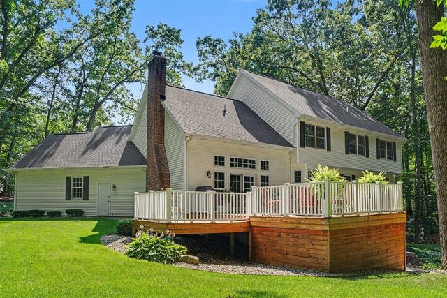 1720 Breezy Point Lane, Kalamazoo, MI 49009