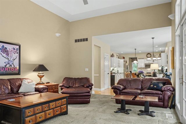 1720 Breezy Point Lane, Kalamazoo, MI 49009