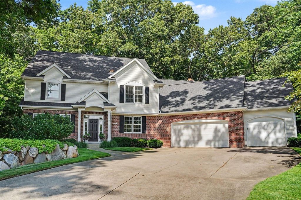 1720 Breezy Point Lane, Kalamazoo, MI 49009