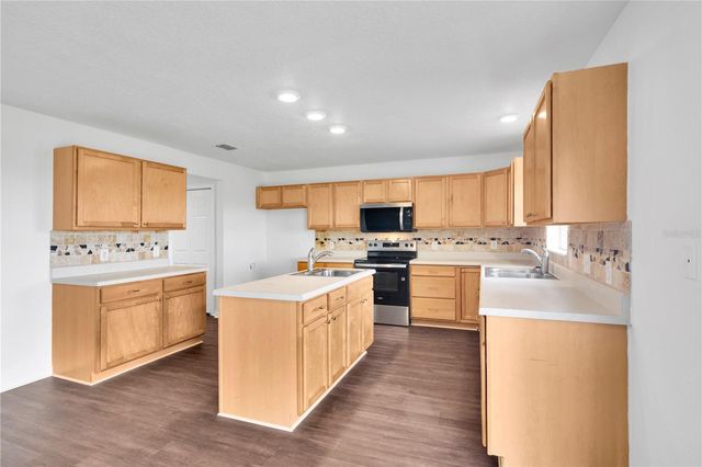 401 BLAKE AVENUE, Davenport, FL 33897