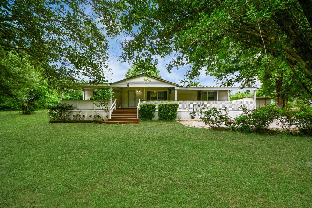 18303 James Road, Hockley, TX 77447