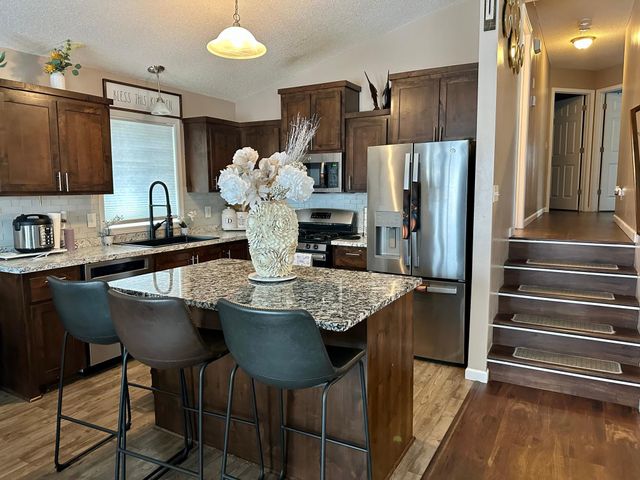 9039 Golden Pond Lane N, Monticello, MN 55362