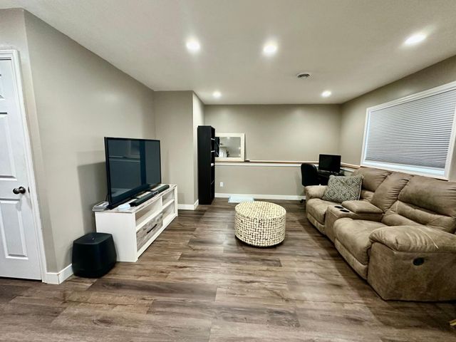 9039 Golden Pond Lane N, Monticello, MN 55362