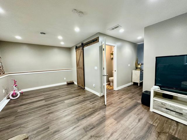 9039 Golden Pond Lane N, Monticello, MN 55362