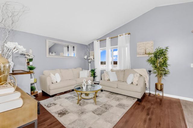 9039 Golden Pond Lane N, Monticello, MN 55362