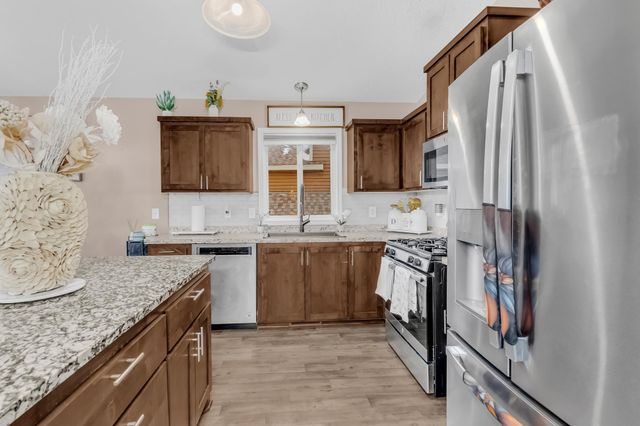 9039 Golden Pond Lane N, Monticello, MN 55362