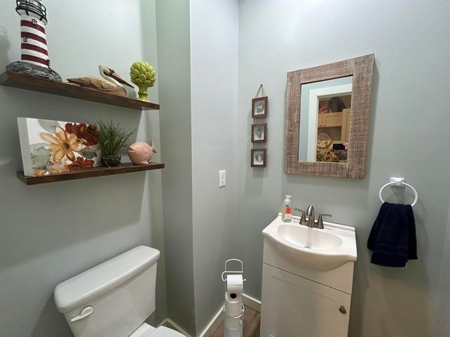 860 FAIRWAY LN, Counce, TN 38326