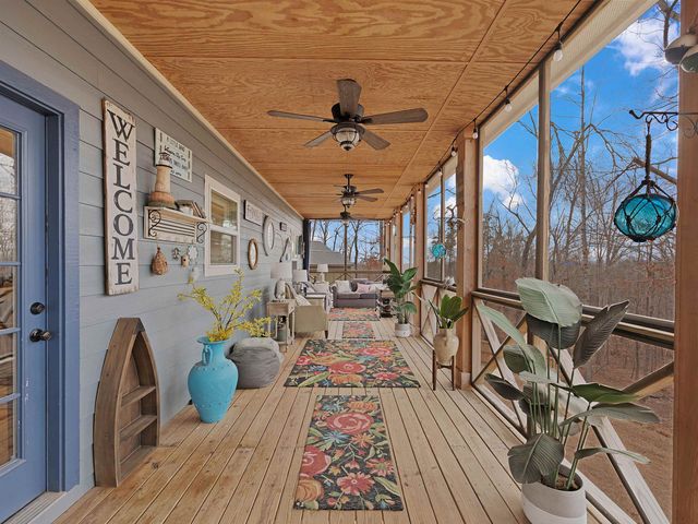 860 FAIRWAY LN, Counce, TN 38326