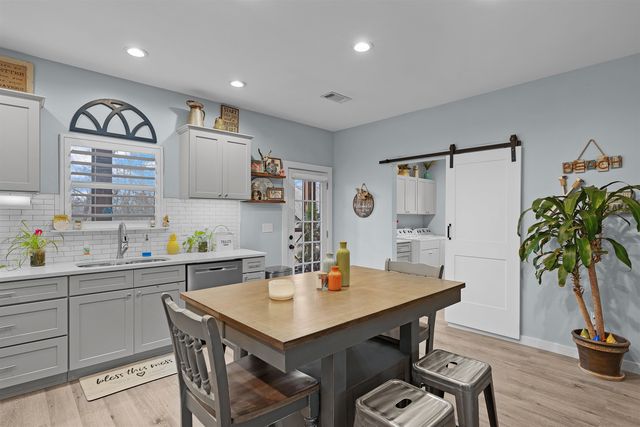 860 FAIRWAY LN, Counce, TN 38326