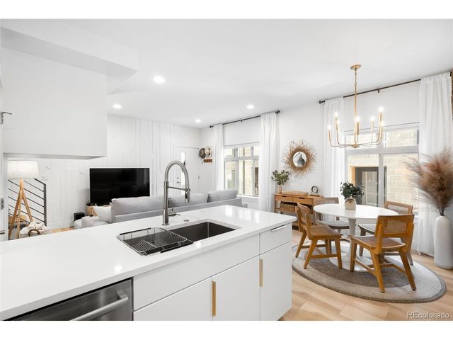 1273 Xavier St, Denver, CO 80204