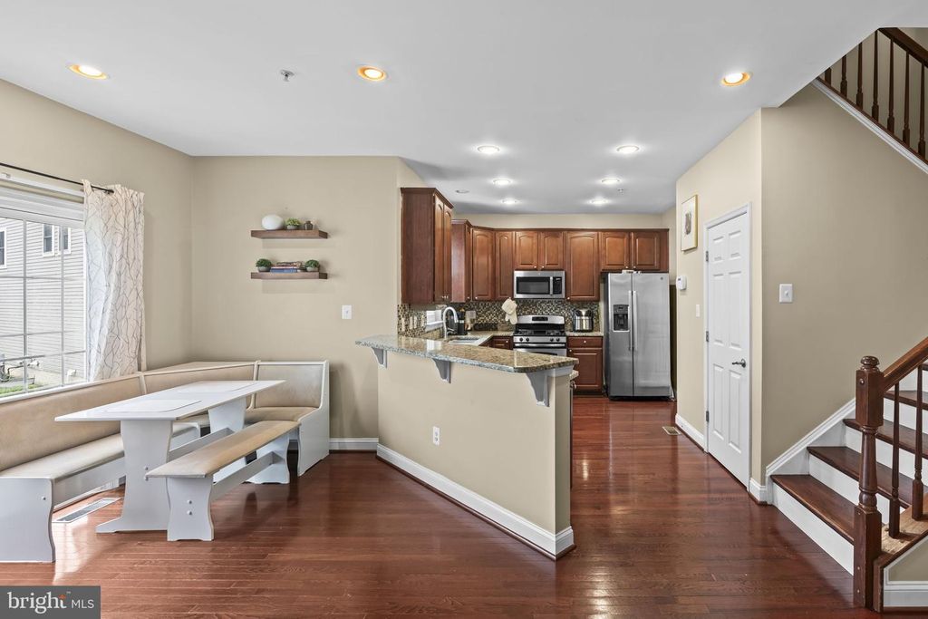 Image 14 of property listing at 11642 LAS COLINAS CT, Waldorf, MD 20602