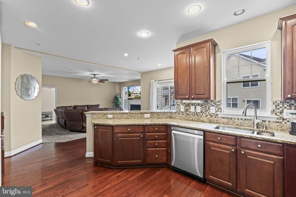 Image 17 of property listing at 11642 LAS COLINAS CT, Waldorf, MD 20602