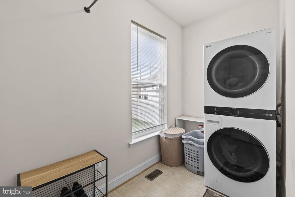 Image 27 of property listing at 11642 LAS COLINAS CT, Waldorf, MD 20602