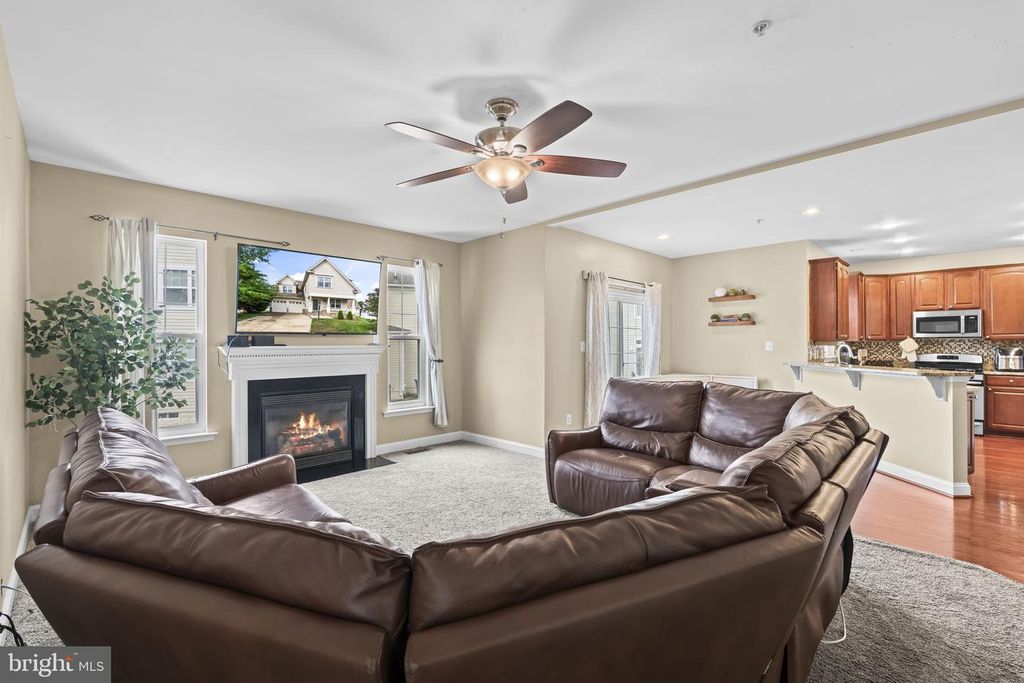 Image 30 of property listing at 11642 LAS COLINAS CT, Waldorf, MD 20602