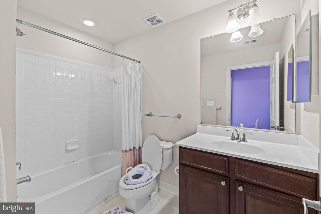 Image 44 of property listing at 11642 LAS COLINAS CT, Waldorf, MD 20602