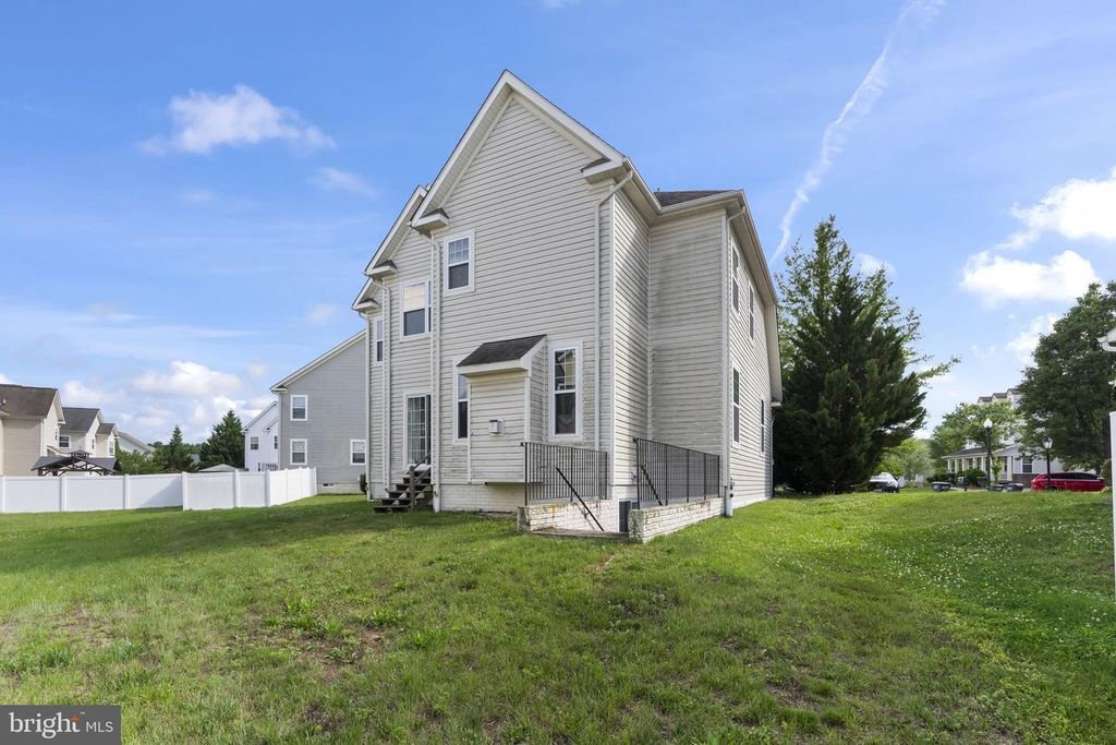 Image 55 of property listing at 11642 LAS COLINAS CT, Waldorf, MD 20602