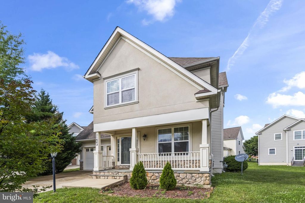 Image 58 of property listing at 11642 LAS COLINAS CT, Waldorf, MD 20602