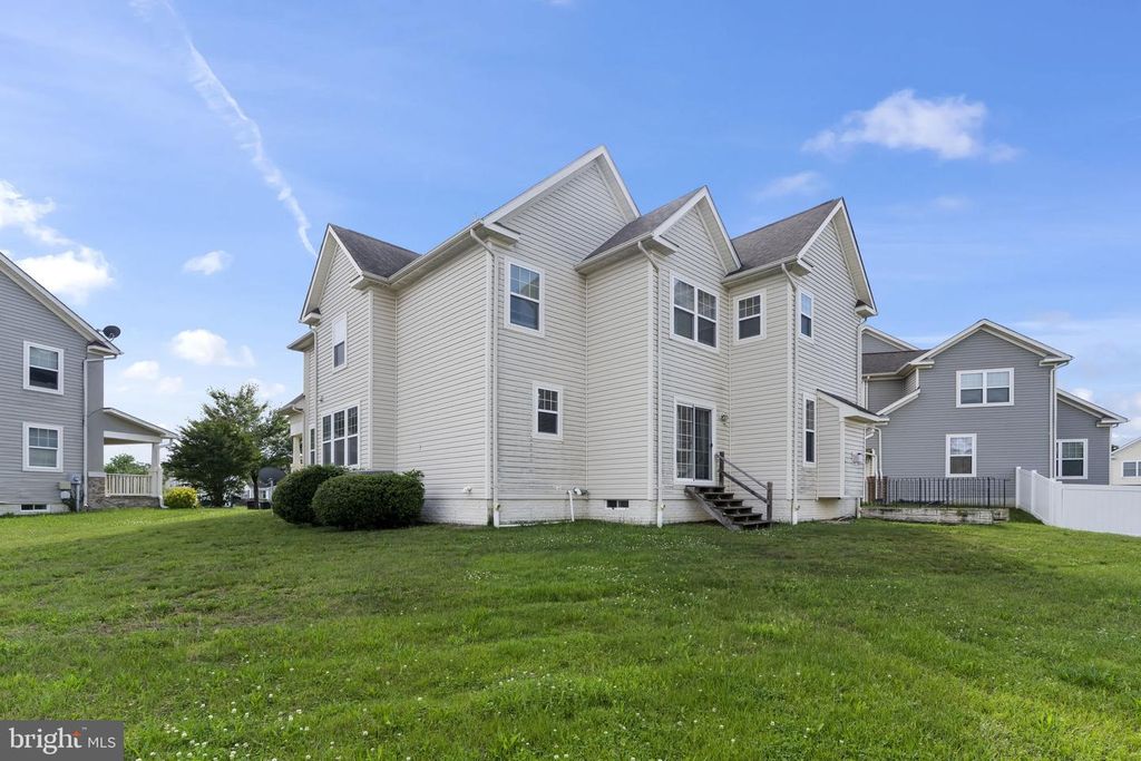 Image 61 of property listing at 11642 LAS COLINAS CT, Waldorf, MD 20602
