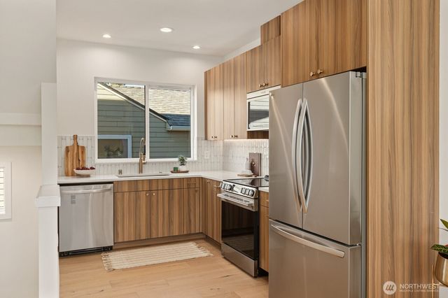 3314 W Dravus Street, Seattle, WA 98199
