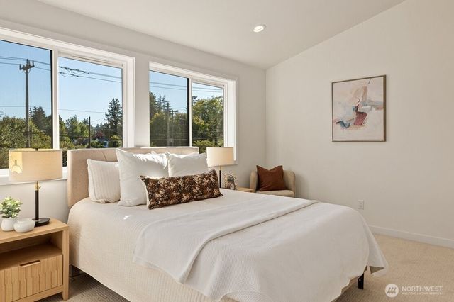 3314 W Dravus Street, Seattle, WA 98199