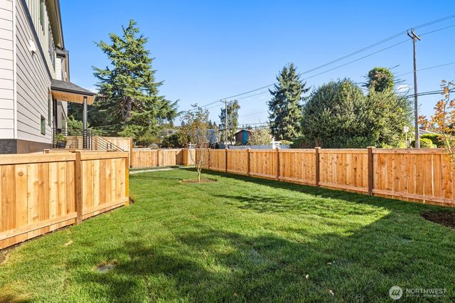 3314 W Dravus Street, Seattle, WA 98199
