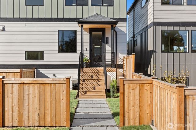 3314 W Dravus Street, Seattle, WA 98199