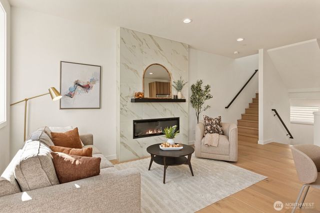 3314 W Dravus Street, Seattle, WA 98199