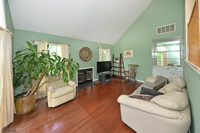 354 Stiles Ct, West Orange Twp., NJ 07052