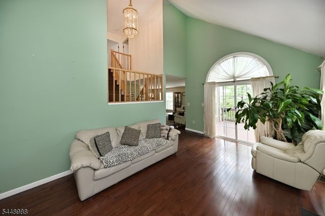 354 Stiles Ct, West Orange Twp., NJ 07052
