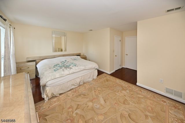 354 Stiles Ct, West Orange Twp., NJ 07052